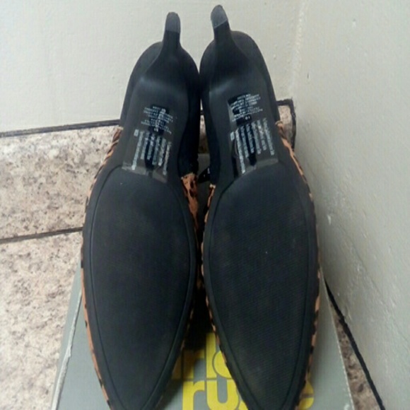 Express Booties - Picture 5 of 6